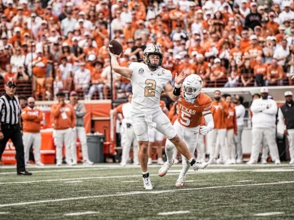 Diego Pavia Wins 2025 Johnny Unitas Golden Arm Award Presented by A. O. Smith.jpg